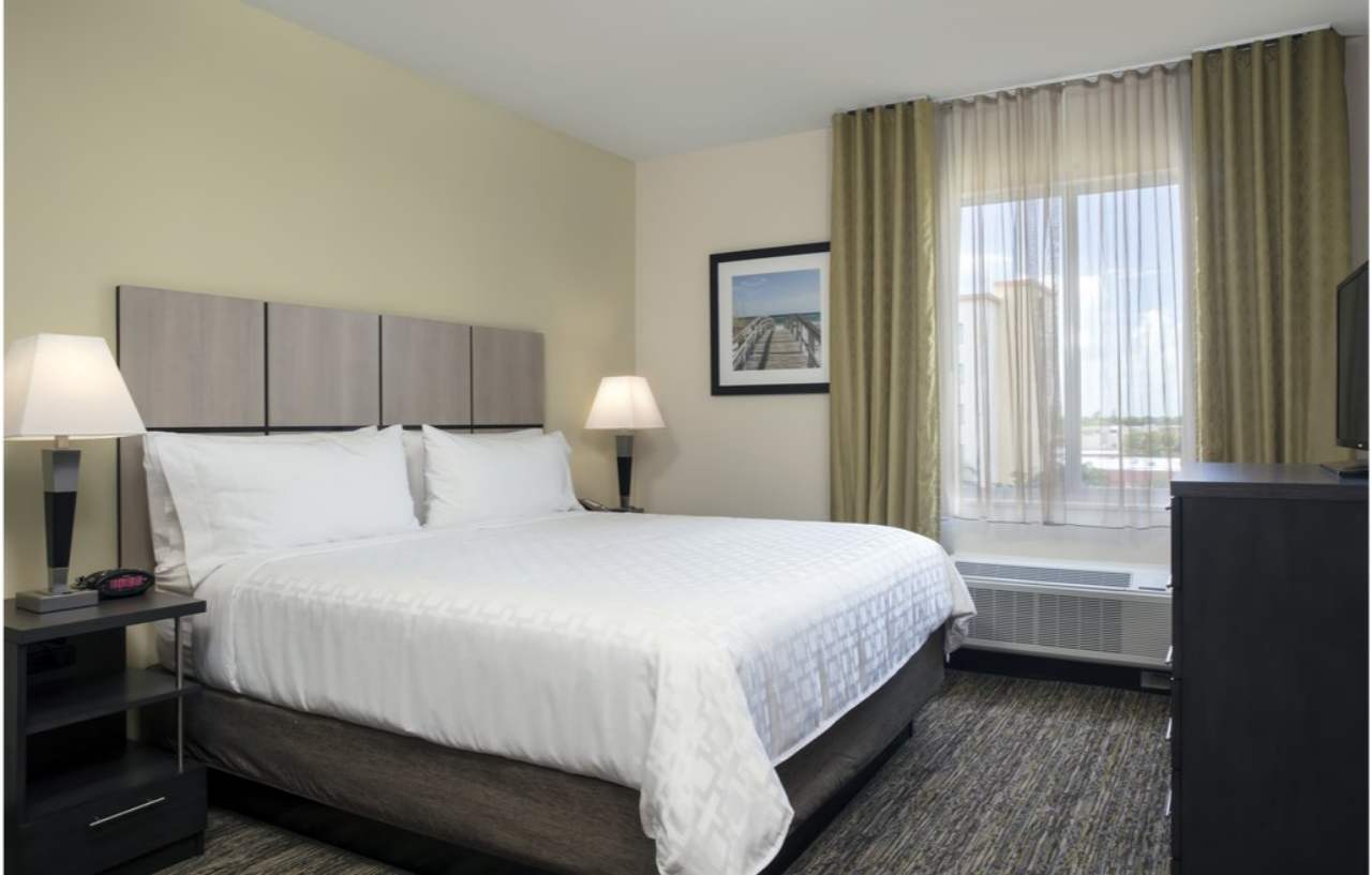 Candlewood Suites - Miami Exec Airport - Kendall By Ihg Country Walk Exterior photo