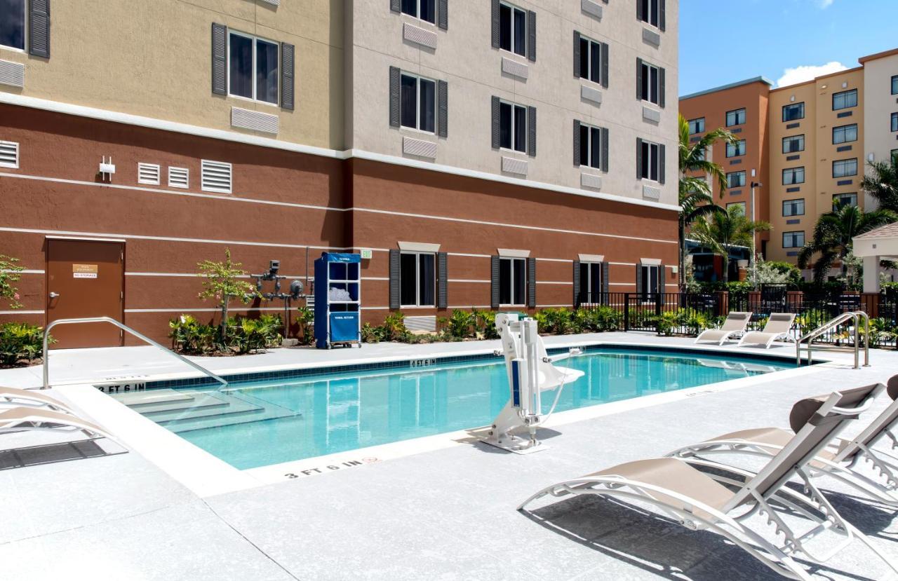 Candlewood Suites - Miami Exec Airport - Kendall By Ihg Country Walk Exterior photo