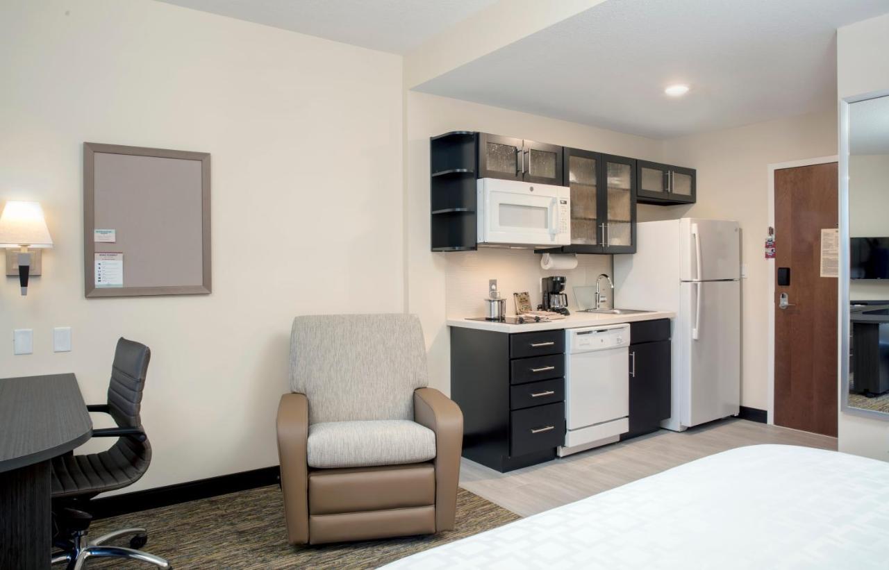 Candlewood Suites - Miami Exec Airport - Kendall By Ihg Country Walk Exterior photo