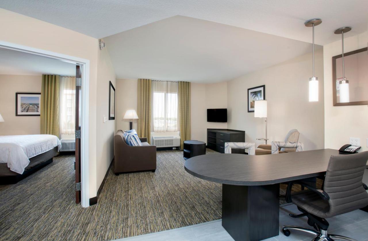 Candlewood Suites - Miami Exec Airport - Kendall By Ihg Country Walk Exterior photo